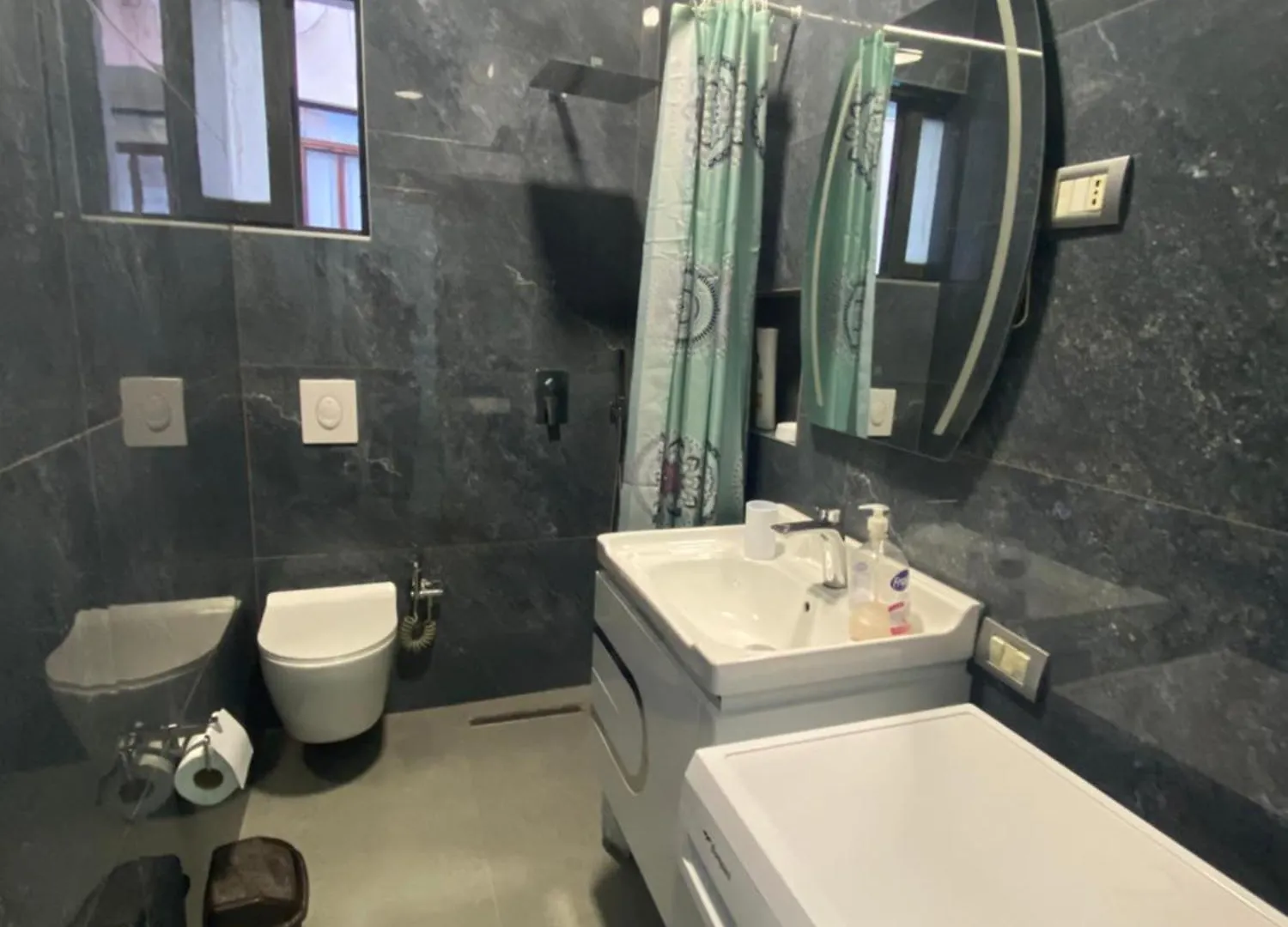 Tirana Leasing&Rentals Selitë e Vogël 0*,  アルバニア